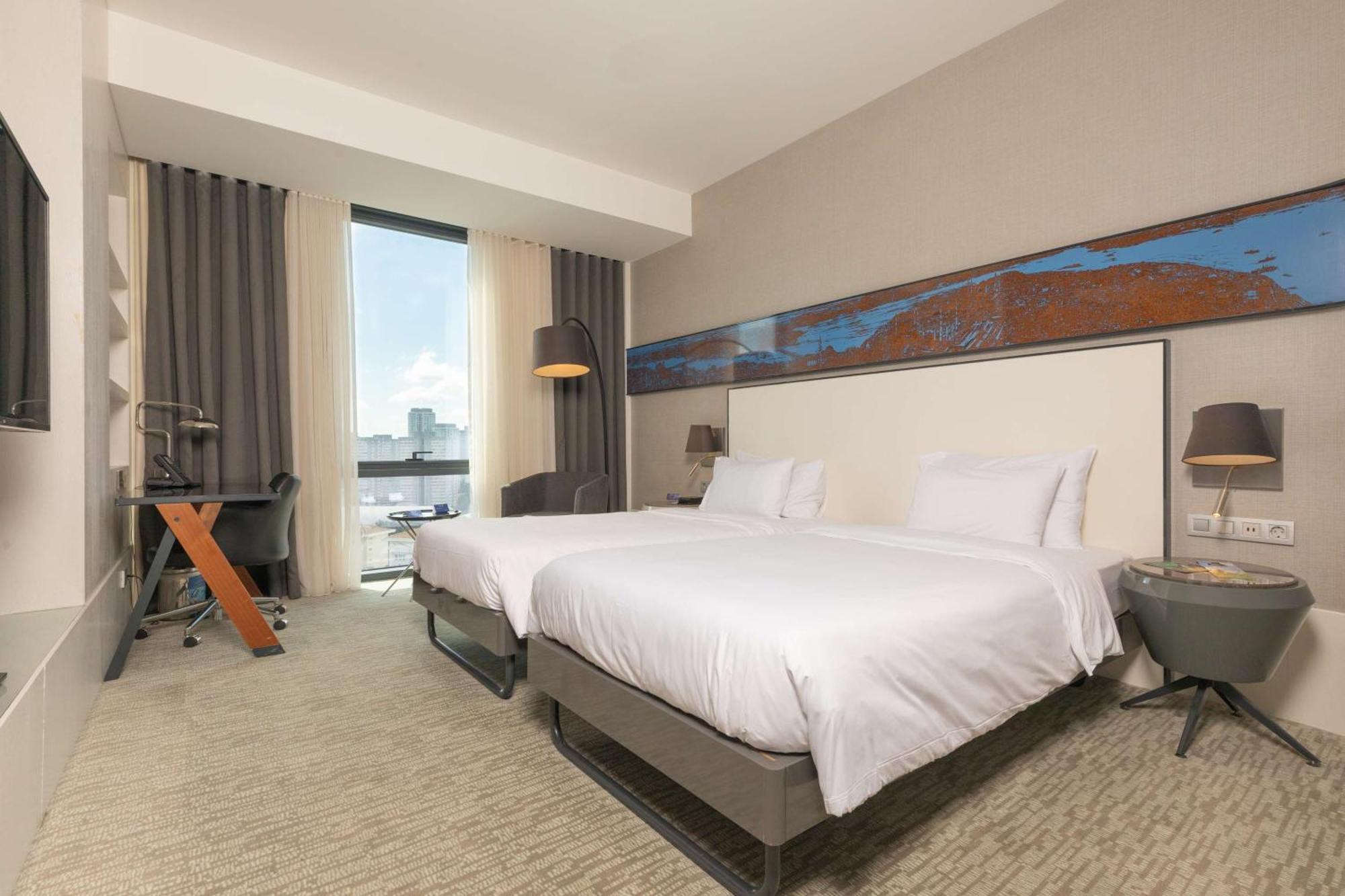 Radisson Blu Hotel Istanbul Asia Exterior foto A guest room at the hotel